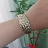 طلا تک پوش دستبند