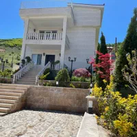 ویلا-فروشی-روی-ارتفاع-با-سند-شش-دانگ-تکبرگ