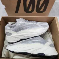 ادیداس یزی بوست 700سایز 39/40