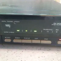 تعدادی ضبط وپخش  وویدئو ودیویدی|صوتی و تصویری|قم, انسجام|دیوار