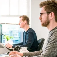 استخدام نیروی اداری