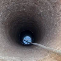 کار چاه کنی و تخریب و پی کنی با کل وسایل کار