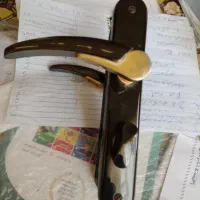 فروش دست گیرده
