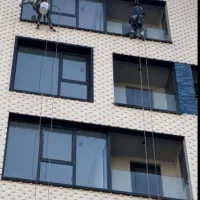 پیچ و رولپلاک نما کار باطناب راپل در ارتفاع بندباز