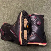 سایز ۴۳ برند کی تو بوت اسنوبرد