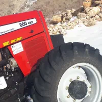 تراکتور ۸۰۰