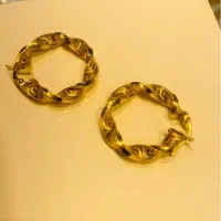 فروش گوشواره وانگشتر ۳۰۰بالای تابلو