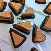 تولید انواع کیک خیس ، شیرینی ، رولت|خوردنی و آشامیدنی|شاهینشهر, خانه کارگر|دیوار