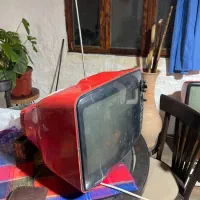 تلوزیون قدیمی|کلکسیون اشیاء عتیقه|چابکسر, |دیوار