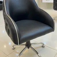 صندلی ‌،سرشور ،اینه ،کمد و دکوری‌ زنبوری ارایشگاه|آرایشگاه و سالن‌های زیبایی|یزد, |دیوار