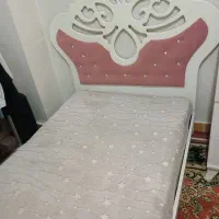 تخت خواب نوجوانی