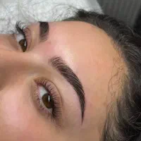 خدمات لیفت مژه و ابرو و ناخن