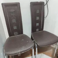 دو عدد صندلی