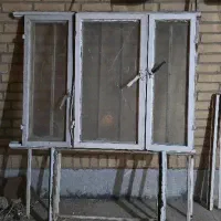 ۱عدد درب آهنی همراه پنجره و جاکولری