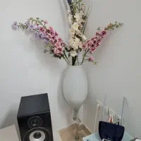 گلدان کنار سالنی