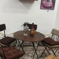 صندلی چوب گردو و میز وسط