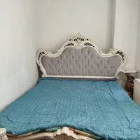 تخت تاج دار