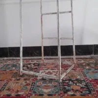 چهار پایه اهنی