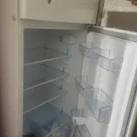 یک عدد یخچال به فروش میرود