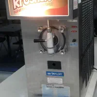 دستگاه بستنی ساز قیفی لبه رنگی ۸ رنگ FN Freeze|کافیشاپ و رستوران|تهران, اقدسیه|دیوار