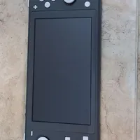 Nintendo Switch Lite + Case + 3 Games