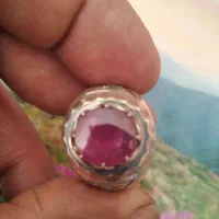 نگین یاقوت کبود و نگین زمرده ویاقوت برمه انگشتر