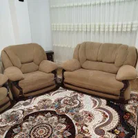 مبل راحتی ۵ نفره با میزعسلی مشکی
