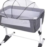 تخت کنار مادر