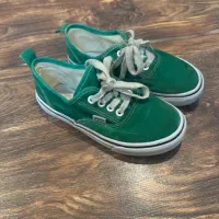 کفش دخترانه بنتون سایز ۳۲|کفش و لباس بچه|تهران, فرمانیه|دیوار