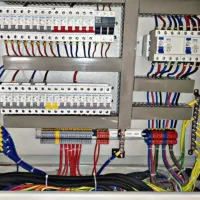 تعمیر و ساخت و نصب تابلو برق صنعتی و برق ساختمان|خدمات پیشه و مهارت|خمین, |دیوار