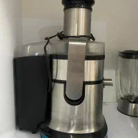 آبمیوه گیری نانیوا