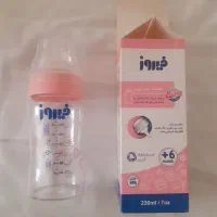 وسایل نوزاد شیشه شیر و شیردوش نو
