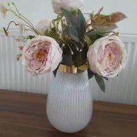 گل و گلدان زیبا