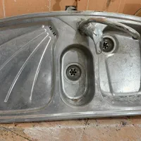 سینک با شیرآب