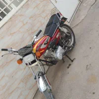یک عدد موتور سیکلت 125 دلتا فروشی هست و سالم هست