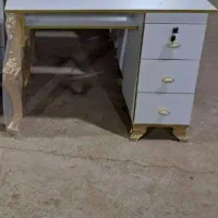 میز سالم در حد نو یک ماه کارکرد