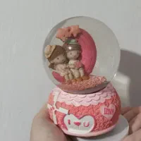 گوی دکوری موزیکال مناسب هدیه دادن همراه با جعبه