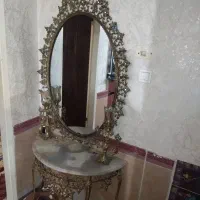 میز تلویزیون و آینه شمعدان و تلفن و سماور برنزی|بوفه، ویترین، کنسول|همدان, |دیوار