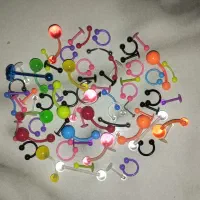 پیرسینگ و میکرودرمال