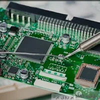 مونتاژ کار الکترونیک