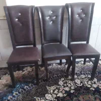 سه عدد صندلی