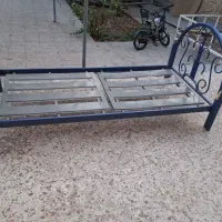 تخت آهنی سالم سالم|تخت و سرویس خواب|کرمان, |دیوار