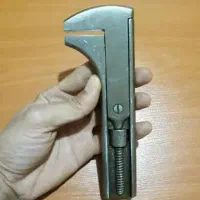 آچار اف کمیاب و اره و تراز