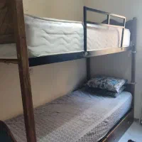 تخت دو طبقه چوبی و فلزی سالم