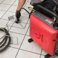 خدمات لوله کشی و لوله باز کنی منصف