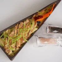 نیرو خدماتی برای آشپزخانه فقط خانوم