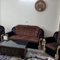 مبل کلاسیک نو در حد نو سالم با میز عسلی