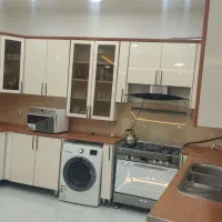 ده متر کابینت هایگلاس در حد نو