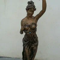 مجسمه بزرگ
