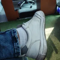 کتونی سالم بدون پارگی